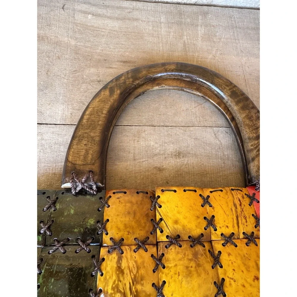 Handmade Coconut Shell Shiny Paint lacquer finish Handbag Purse w/wooden‎ handle - Picture 6 of 16